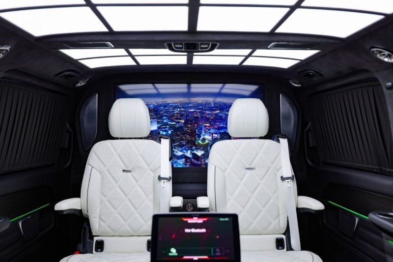 Mercedes-Benz V 300 VIP Extralong - VIP Seats  - 4K TV