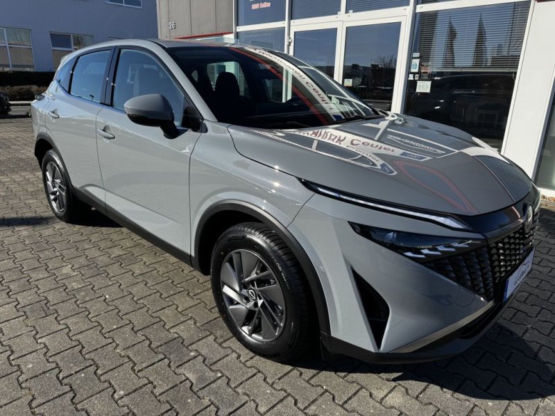 Nissan Qashqai 1.3 DIG 48V 7-Xtronic LED ACC Kam. Shzg