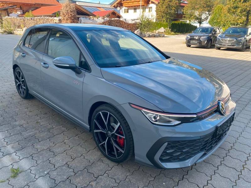 Volkswagen Golf VIII 2.0 TSI DSG GTI, NAvi,LED,ACC,SHZ,L...