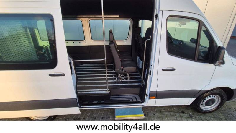 Mercedes-Benz KMP 3-sitze/e-stufe/ Rampe/3.5T