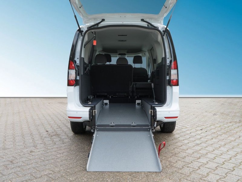 Ford Grand Connect Heckausschnitt Rollstuhl