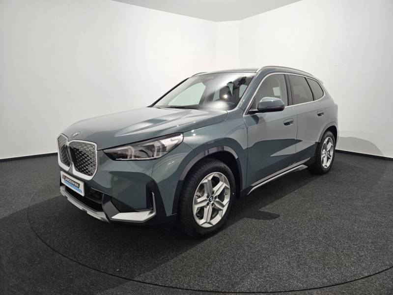 BMW iX1 xDrive20 xLine Lenkradheizung AHK Harman Kar