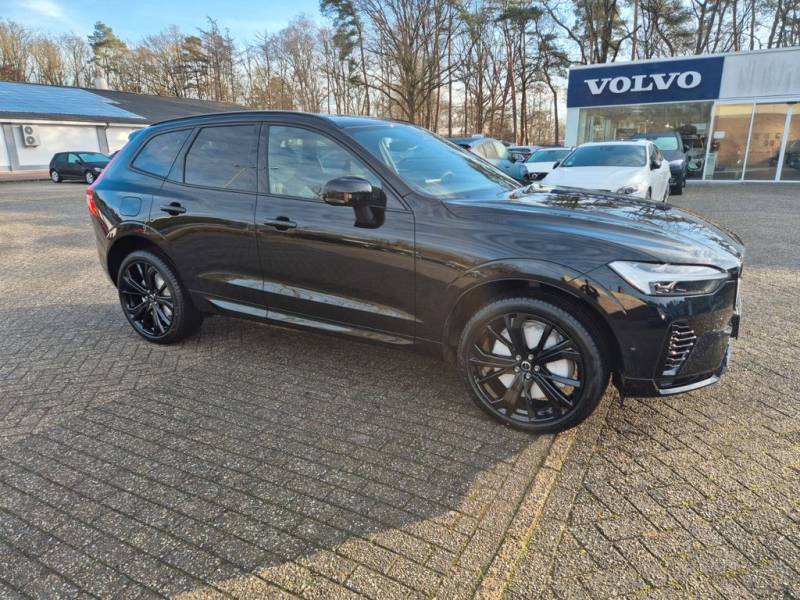 Volvo XC60 Plus Black Edition Recharge Plug-In Hybrid