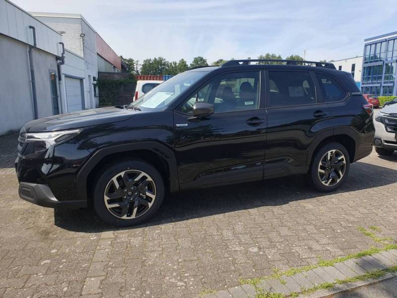 Subaru Forester 2.0ie e-BOXER Exclusive Lineart