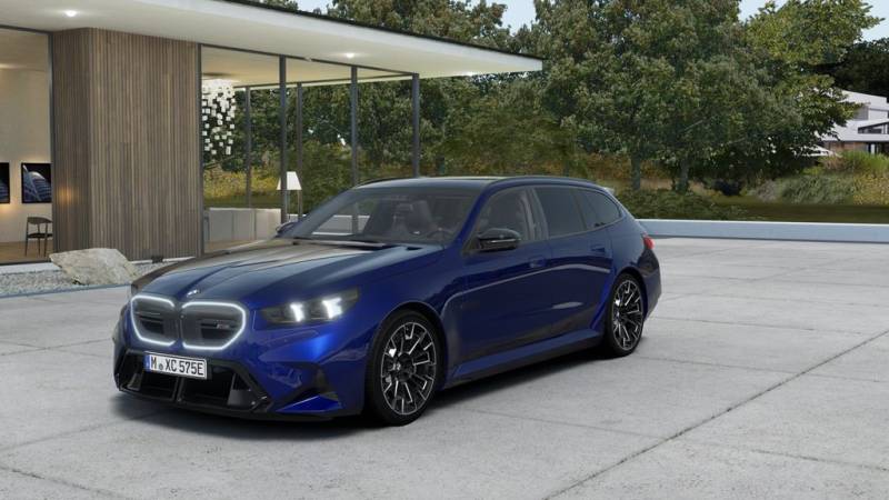 BMW M5 Touring M Driver's Package AHK Pano