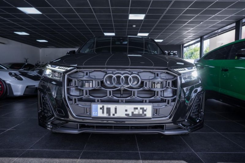 Audi Q7 TDI quattro S line-HUD-BandO 3D- Matrix- Carbon