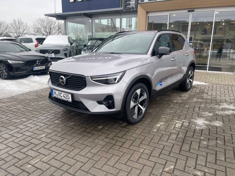 Volvo XC40 Ultra Dark B3