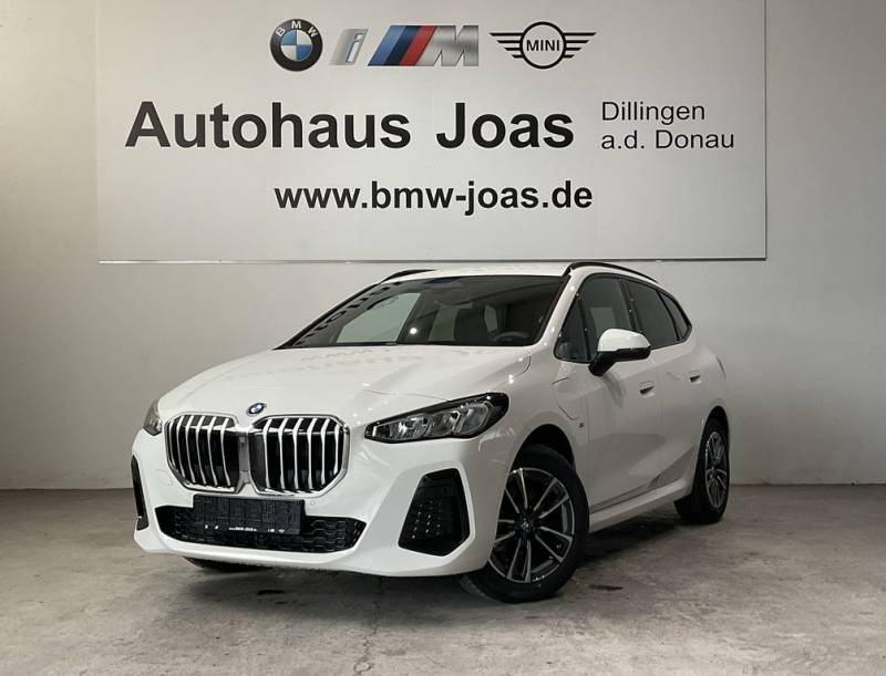 BMW 225e xDrive Anhängerkupplung, Adaptives M Fahrwe