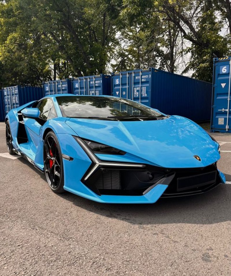 Lamborghini Revuelto 2025