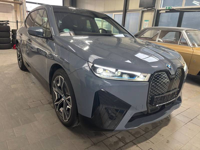 BMW iX M60 22" Laser Sky Lounge 155.290€