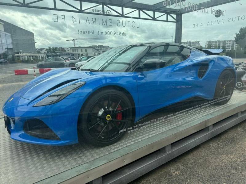 Lotus Emira 2.0 First Edition Seneca Blue Sportpaket
