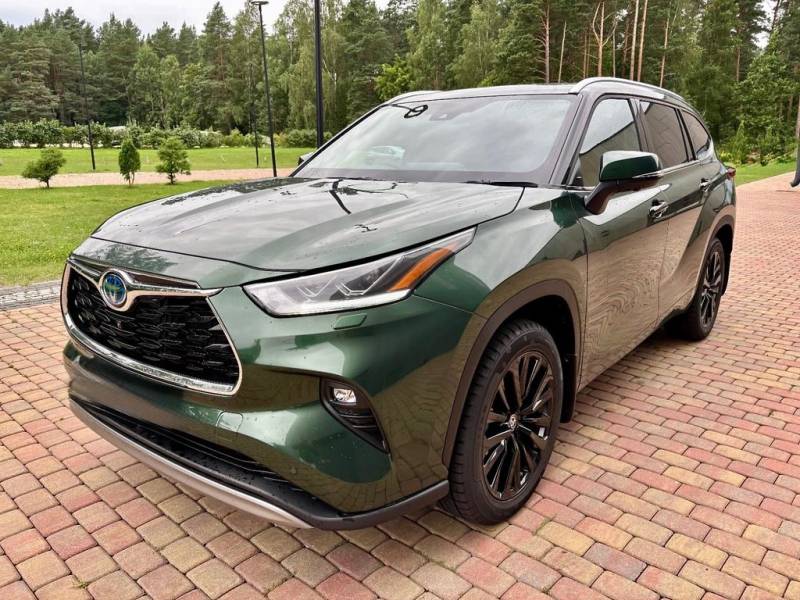 Toyota Highlander Hybrid Luxury