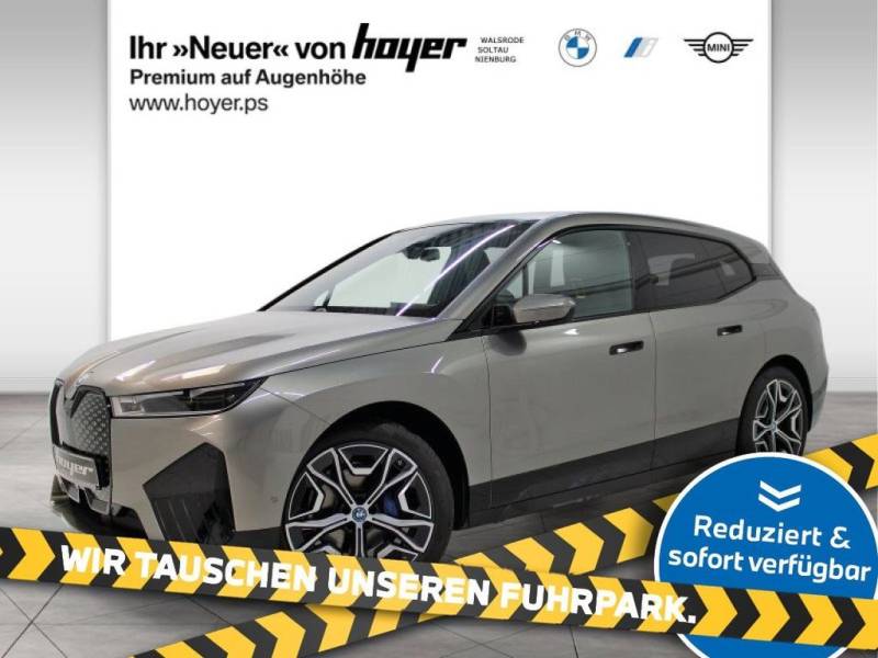 BMW iX xDrive40 AHK Pano Laserlicht Sportpaket DAB