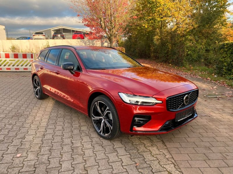 Volvo V60 PLUS DARK +19"+AHK+SH vo+hi+360+PRIVACY