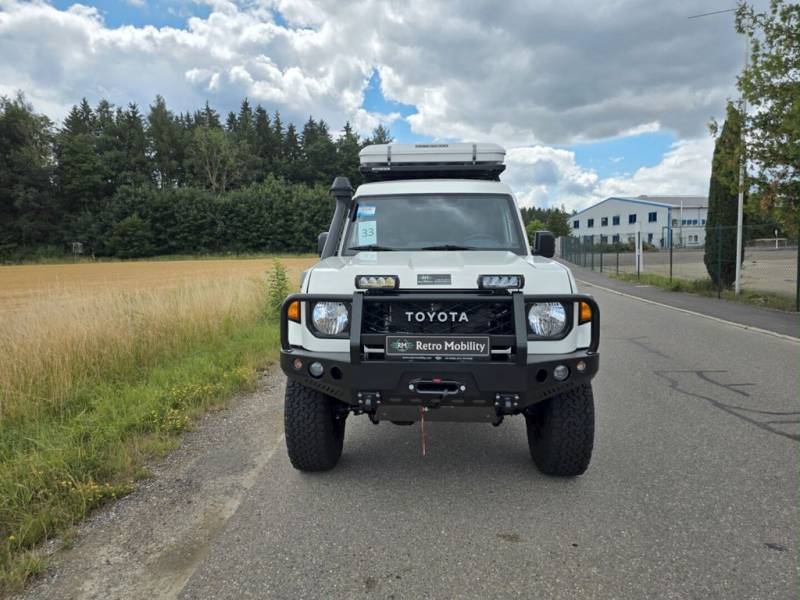 Toyota Land Cruiser GRJ78 Voll mit 4-5 Schlafplätze