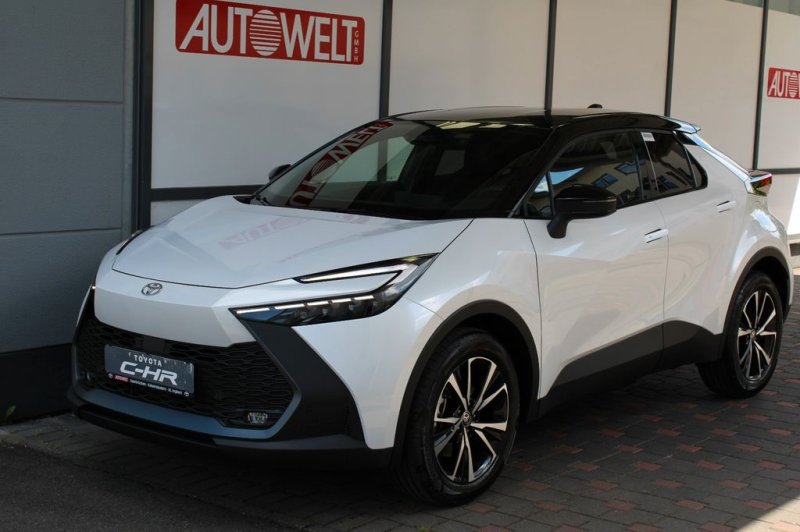Toyota C-HR Plug-In Hybrid Teamplayer