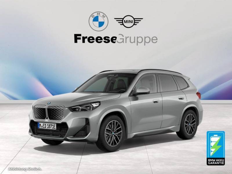 BMW iX1 xDrive30 AHK 360° STANDHZ HEAD-UP PANO RFK