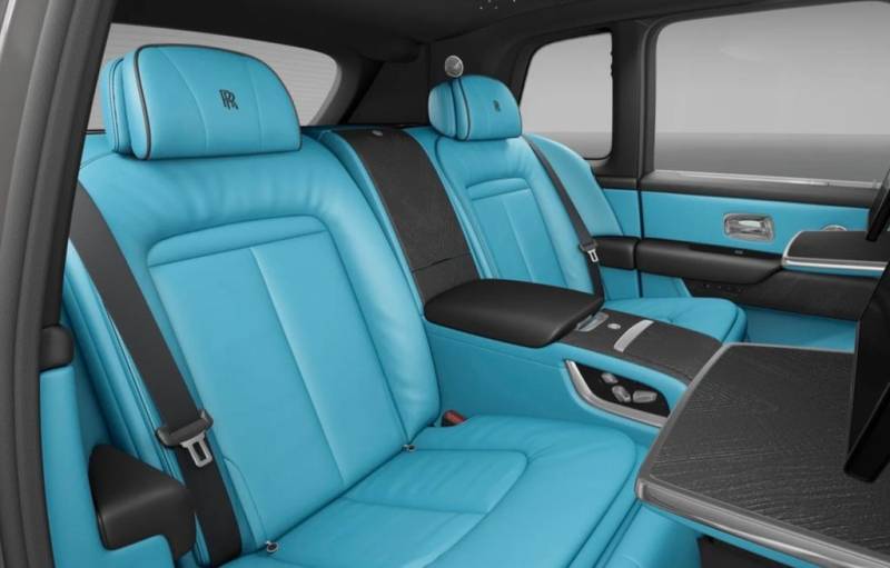 Rolls-Royce CULLINAN II STOCK SANCTUARY 4 SEATS
