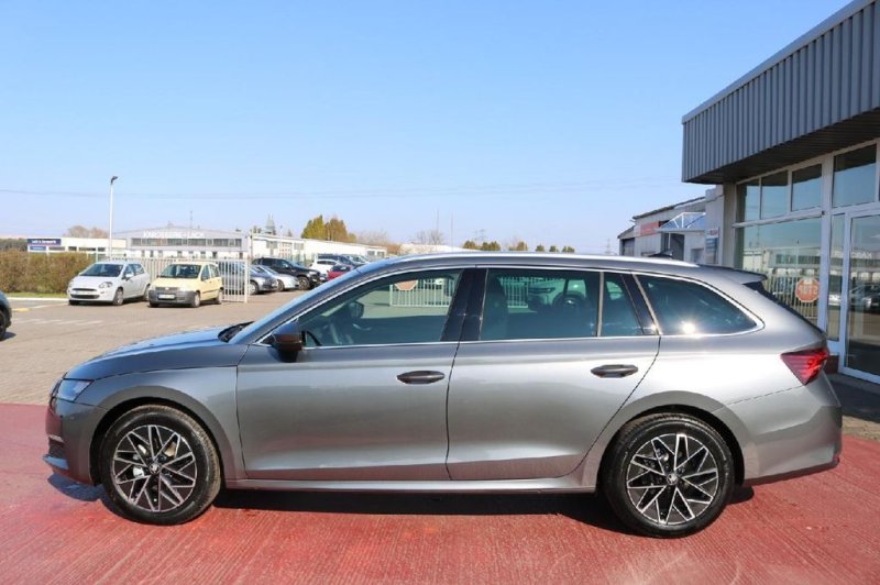 Skoda Octavia Combi 1.5 TSI mHEV 110 kW Selection