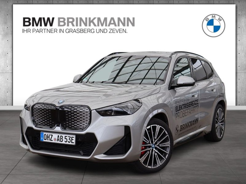 BMW iX1 xDrive30 aut. / M SPORT PRO + AHK + PANO. + 