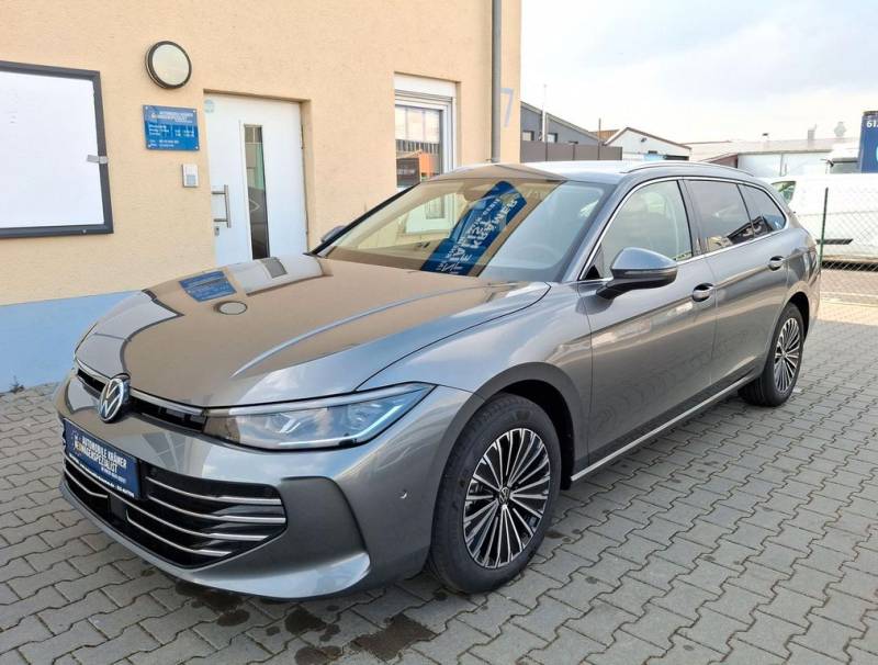 Volkswagen Passat Variant Elegance AHK NAVI MATRIX MASSA...