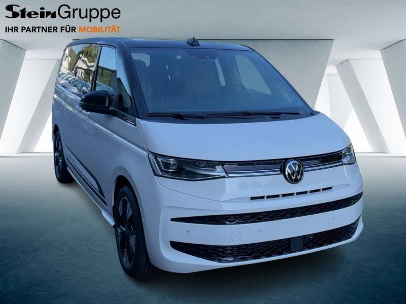 Volkswagen T7 Multivan Edition lang Black CarPlay Pano