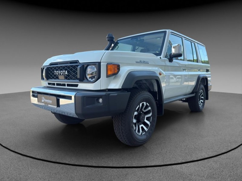 Toyota Land Cruiser GRJ76 AT Luxury + LED+ Safety Sense