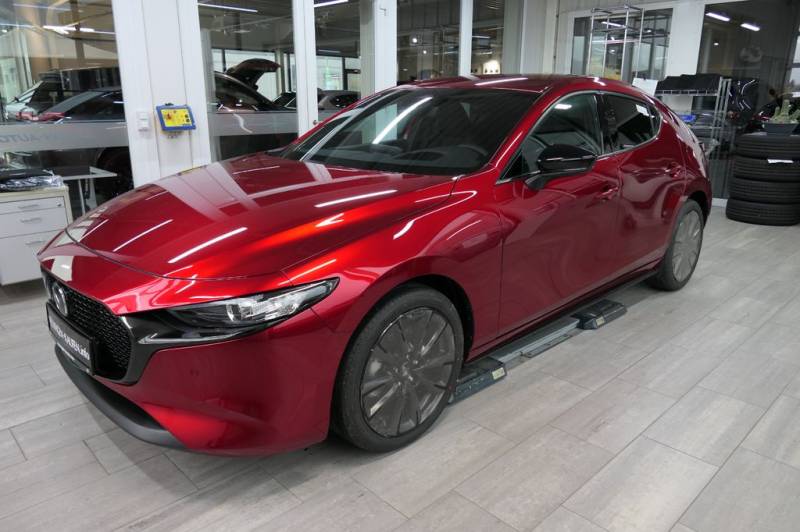 Mazda 3 e-SKYACTIV 140 Homura in SOUL RED CRYSTAL