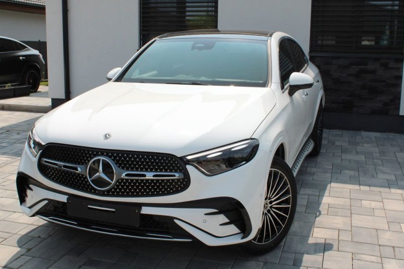Mercedes-Benz GLC 300AMGline Advanced Plus Panormadach