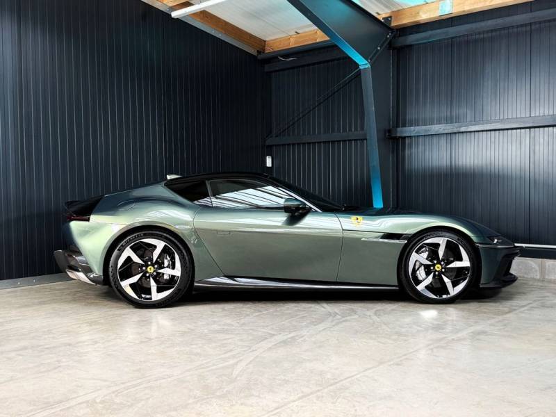 Ferrari 12Cilindri + Cabon + Lift + Verde Minerale Metal