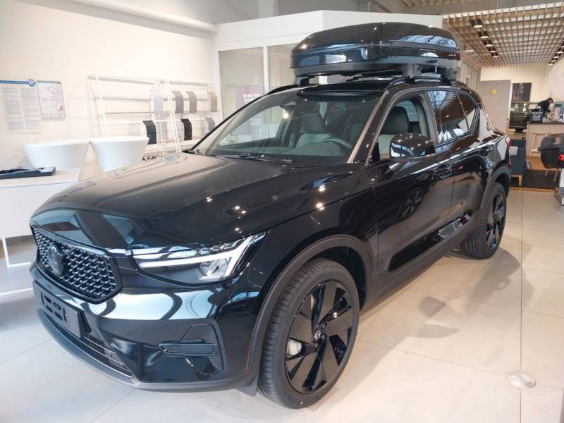 Volvo XC40 Plus Black Edition 2WD