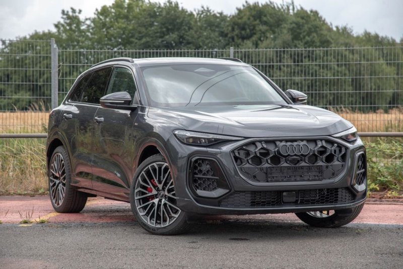 Audi Q5 TDI* FULL S-LINE*MATRIX*TECH+*LUFTFED*2DISPL*