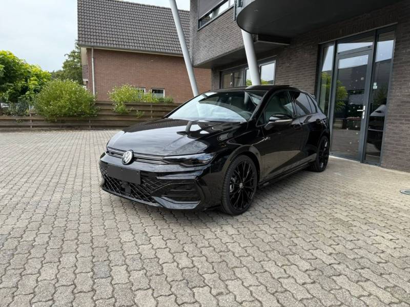 Volkswagen Golf VIII Lim. 2.0 TDI R-Line Sport and Sound