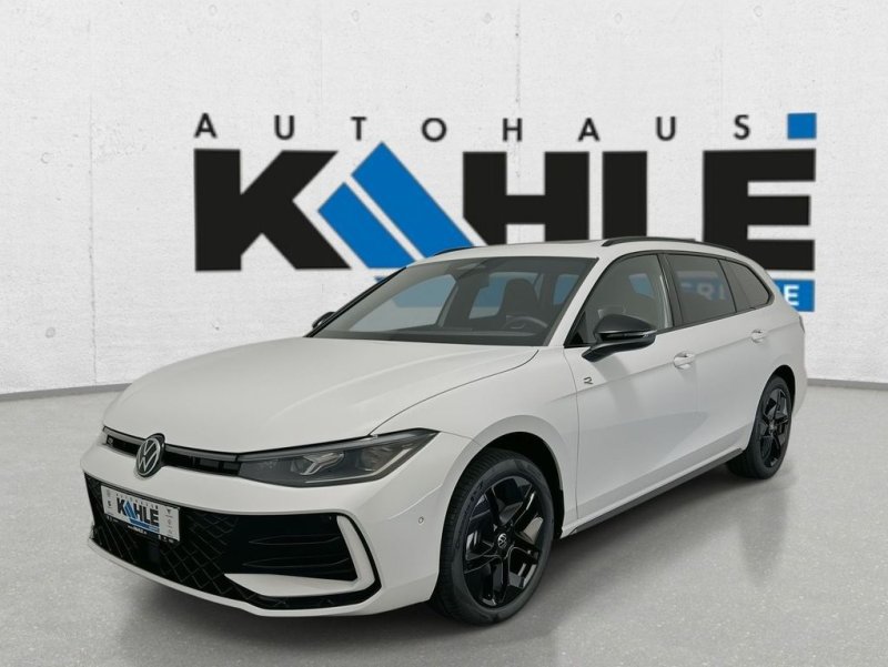 Volkswagen Passat R-Line CarPlay Matrix Pano ACC AHK