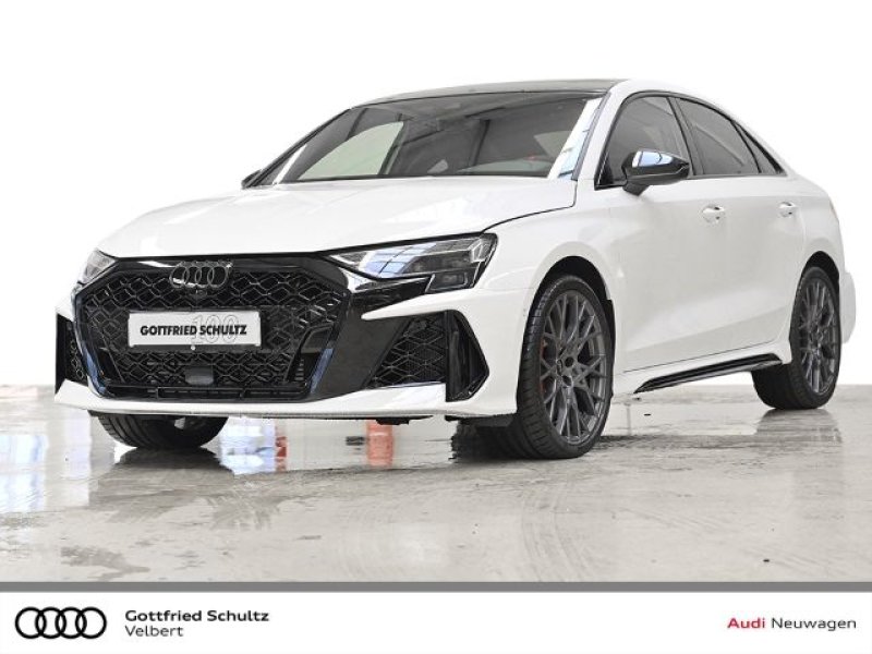 Audi RS3 LIMOUSINE Fast Start 2025