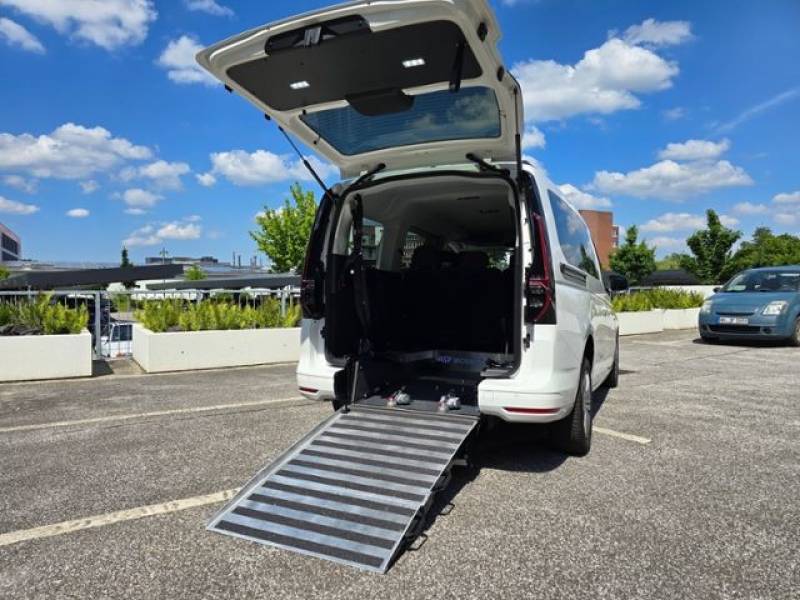 Volkswagen Caddy Maxi Heckeinstieg Rollstuhl