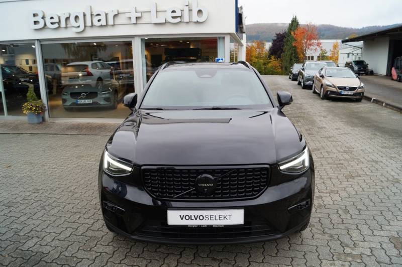 Volvo XC40 B4 Benzin 2WD Plus BlackEdit DKG/AHK/Standh