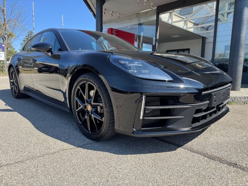 Porsche Panamera 4/MY2025/Black-Black/21"/Pano/BOSE/ACC