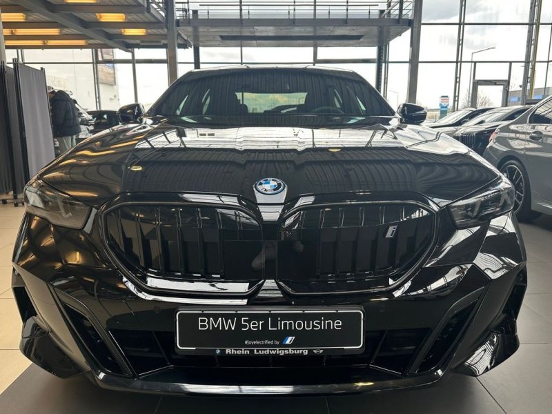 BMW i5 xDrive40 Limousine M-Paket Tageszulassung