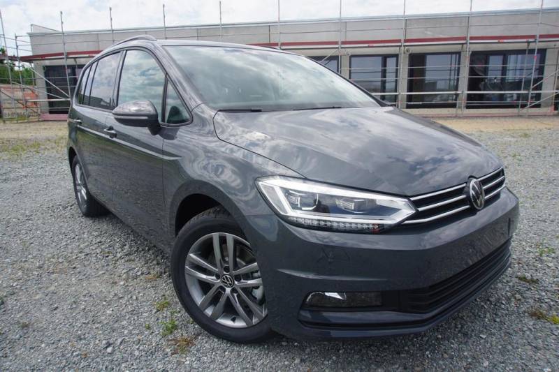 Volkswagen Touran 1.5TSI Comfortline DSG AHK Navi 7-Sitzer