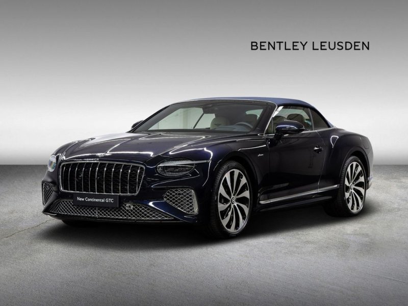 Bentley Continental GTC Azure V8 Hybrid MY26 - Rotating