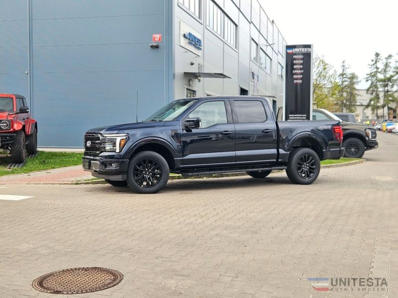 Ford 2025 F 150 Lariat V8