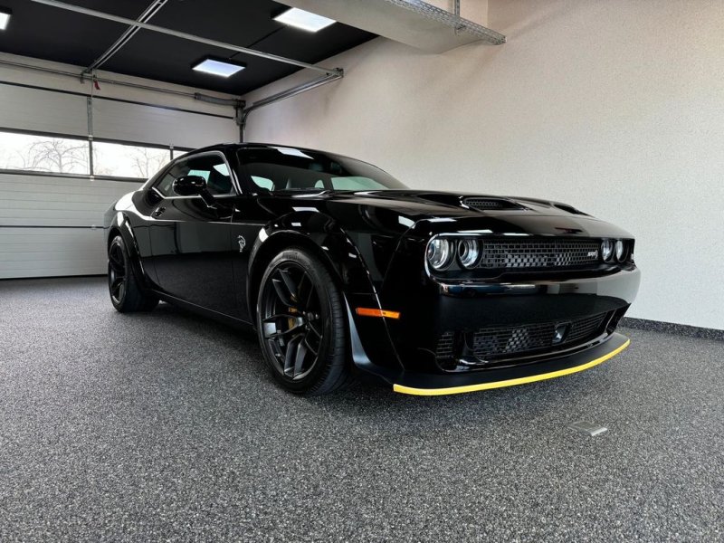 Dodge HELLCAT JAILBREAK -LAST CALL-YELLOW CALIPERS