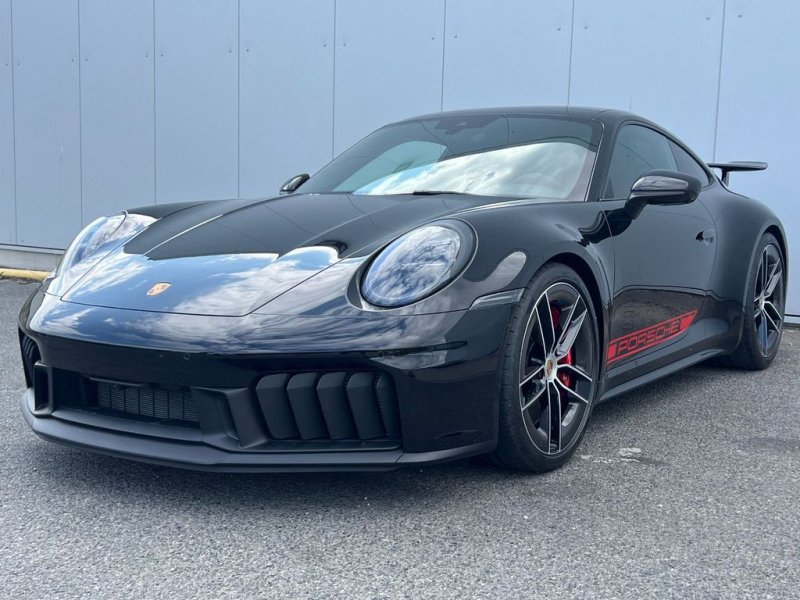 Porsche 911 Carrera 4 GTS Facelift_Aerokit_Carbon_red In