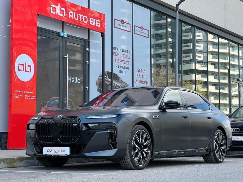 BMW M760e xDrive IN STOCK/BandW/EXPORT