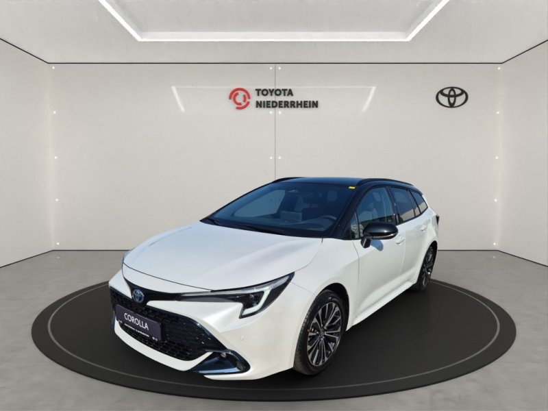 Toyota Corolla TS Black and White LED+NAVI+CARPLAY+RFK
