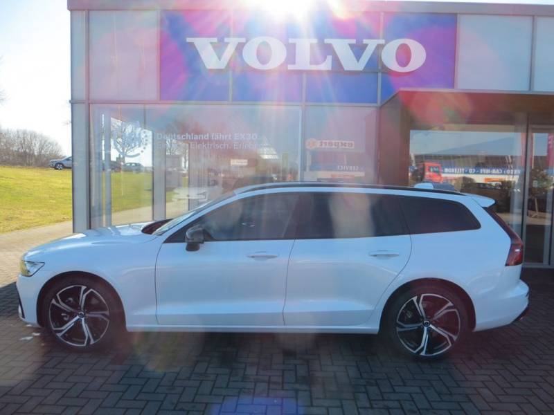 Volvo V60 B4 DCT Plus Dark