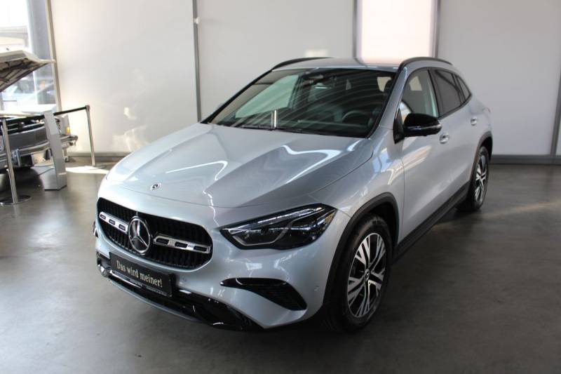Mercedes-Benz GLA 200 Progressive 360 Kamera AHK Ambiente