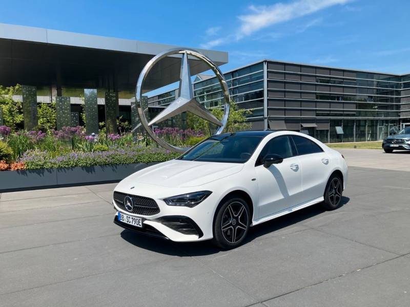 Mercedes-Benz CLA 250 e 360°KAMERA+PANORAMA+CARPLAY