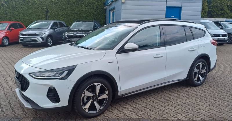 Ford Focus Active X-8Gang-Klimaa-Navi-Kamera-Pano-AHK